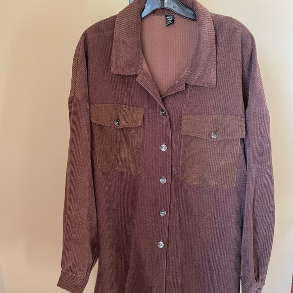 Shein Curvy short jacket in a size 2xl. Dark pink with brown pockets. - Picture 2 of 5